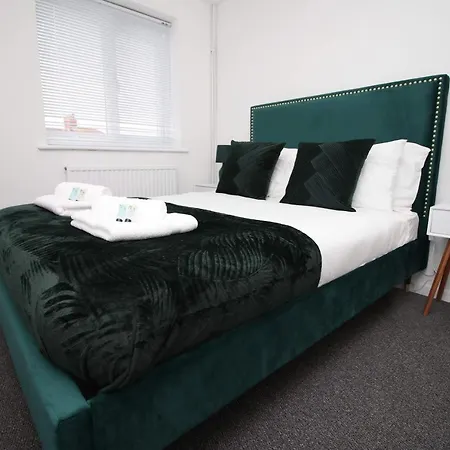 Nyaraló 2 Bedroom House On Holmes Hill Road- Free Parking, Wi-fi & Patio