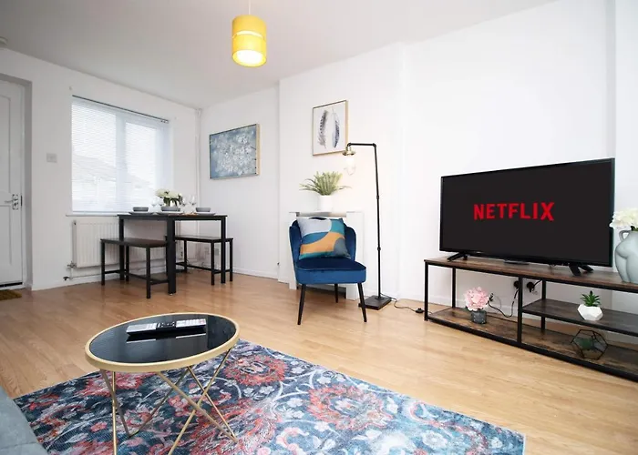 Prázdninový dům 2 Bedroom House On Holmes Hill Road- Free Parking, Wi-fi & Patio Bristol