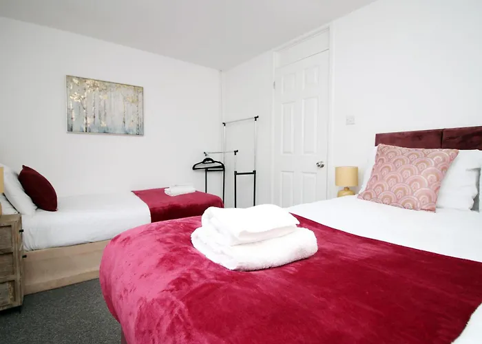 2 Bedroom House On Holmes Hill Road- Free Parking, Wi-fi & Patio Prázdninový dům