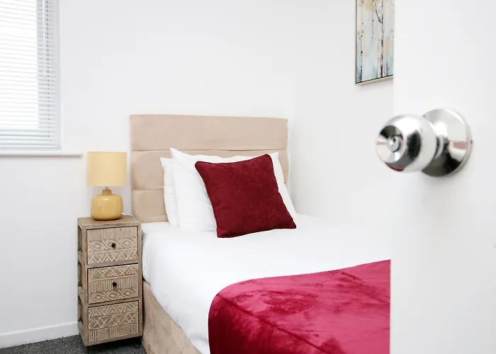 Prázdninový dům 2 Bedroom House On Holmes Hill Road- Free Parking, Wi-fi & Patio