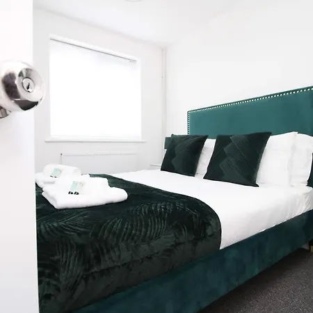 Tatil Evi 2bedroom Home- Free Parking, Wi-fi & Patio- Available For Long Or Short Term Bristol