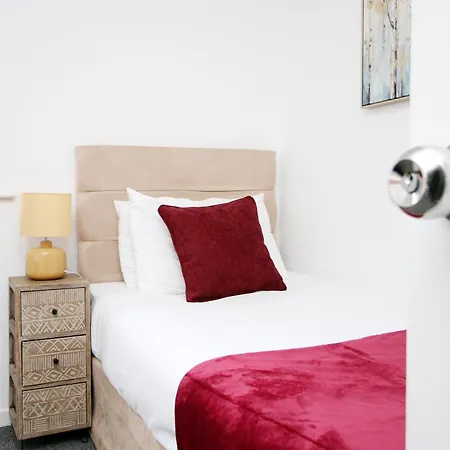 Hébergement de vacances 2 Bedroom House On Holmes Hill Road- Free Parking, Wi-fi & Patio