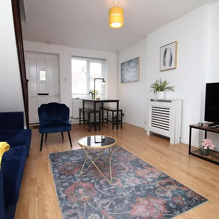 2 Bedroom House On Holmes Hill Road- Free Parking, Wi-fi & Patio Semesterbostad Bristol